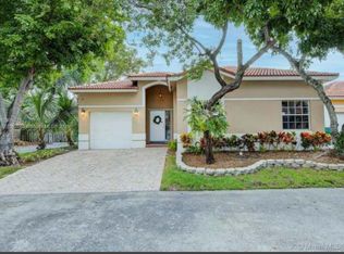 9008 SW 215th Ter, Cutler Bay, FL 33189