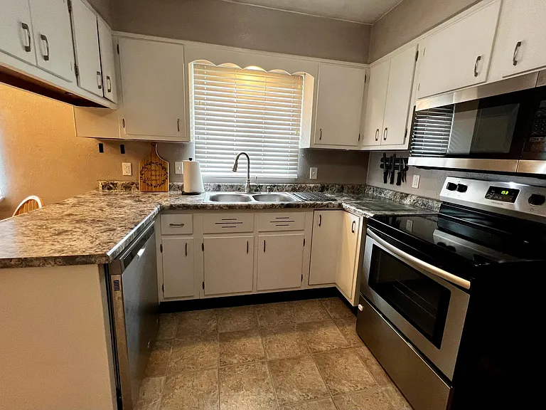 1529 Vernerlee Ln — Photo 9