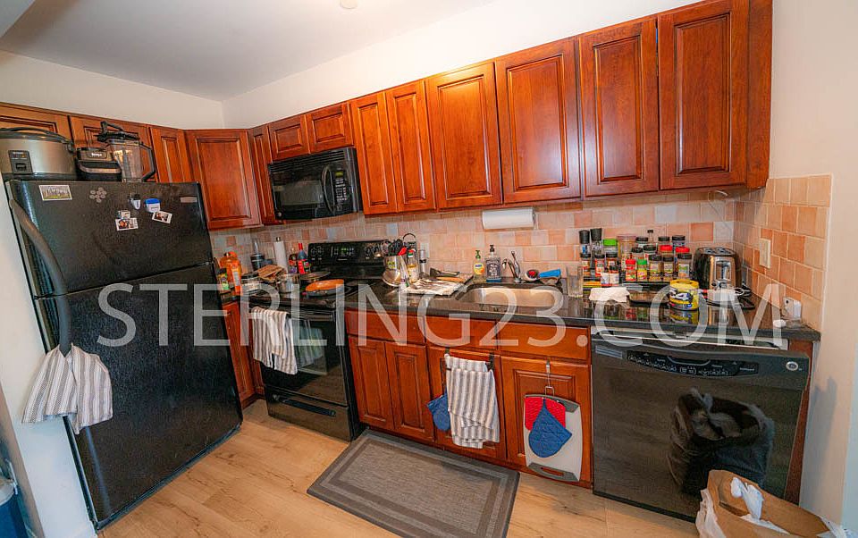 1st image of 27-16 12th St #2L