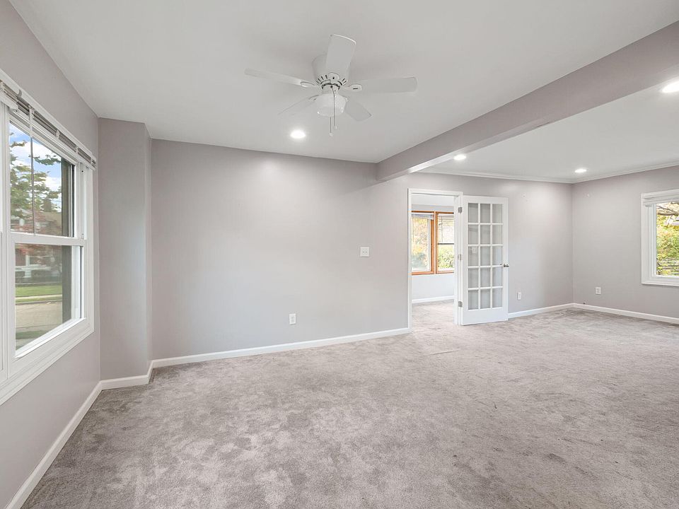 22134 Pleasant Ave, photo 4