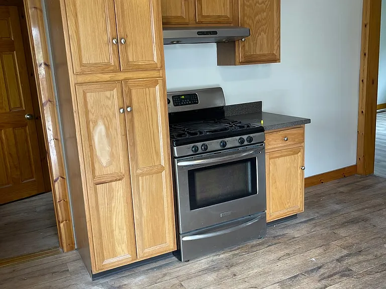 112 Platt St — Photo 13