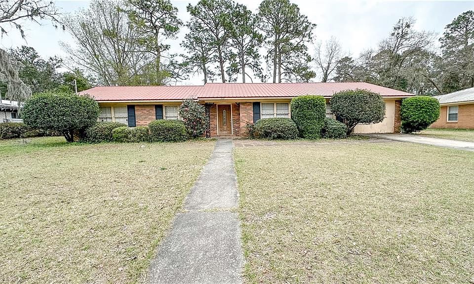 1st image of 212 Fairway Oaks Dr