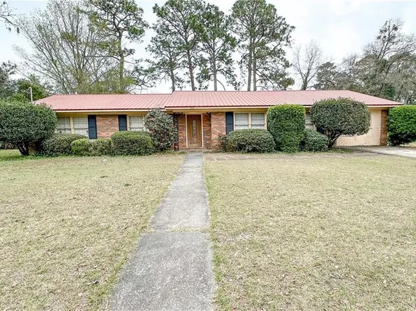 212 Fairway Oaks Dr, Brunswick, GA 31525