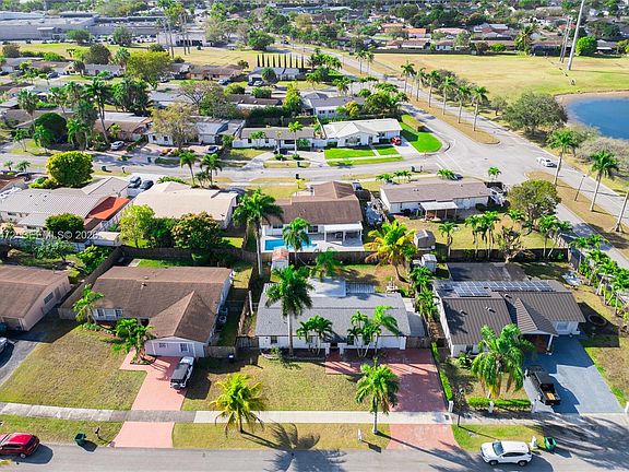 3rd image of 13100 SW 83rd St