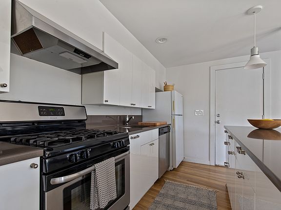 4th image of 31 Manor Ln