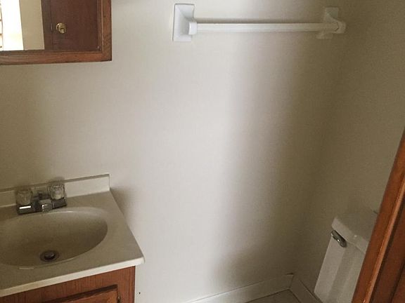 3rd image of 1133 McCarley Dr E