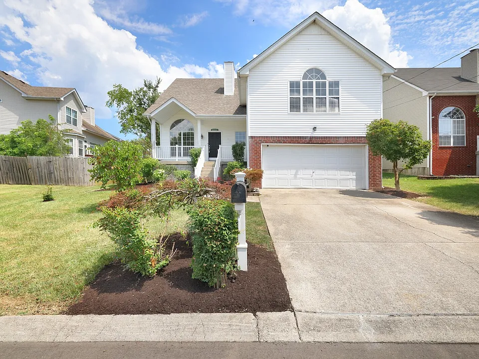 3127 Creekview Ln