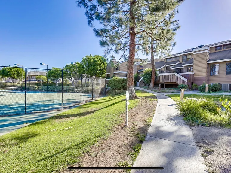 8610 Meadow Brook Ave #E — Photo 25