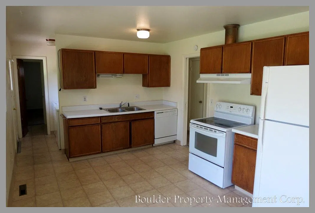 3 bed, 1.5 bath, $3,730 — Photo 3