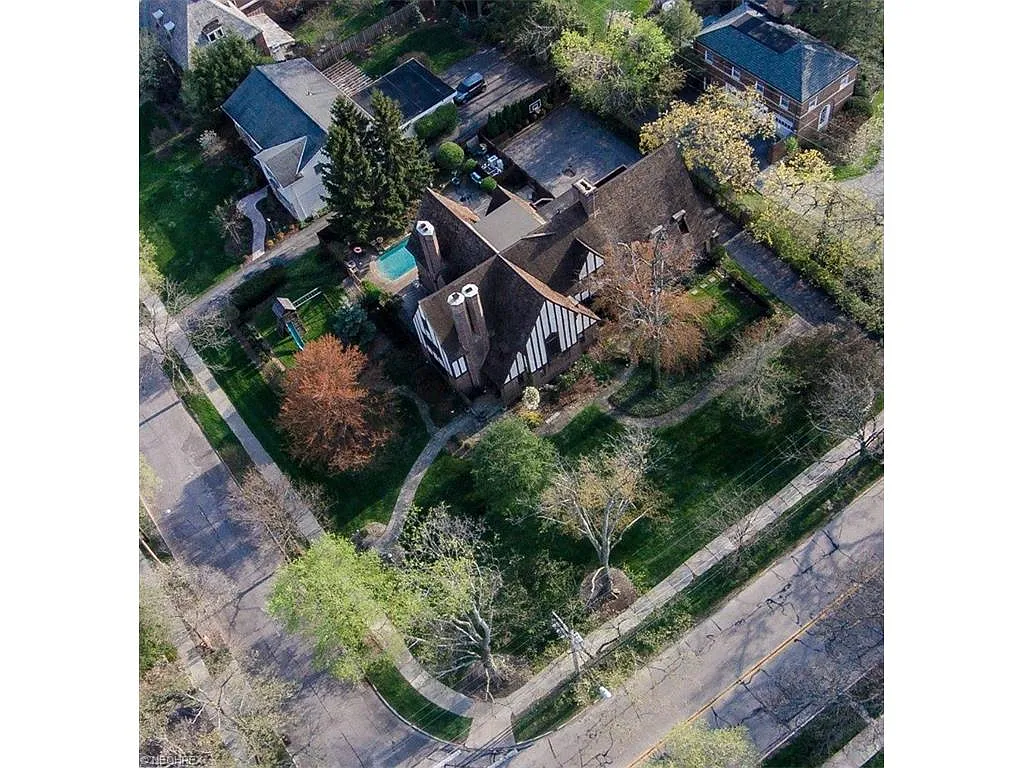 3076 Kingsley Rd photo 1