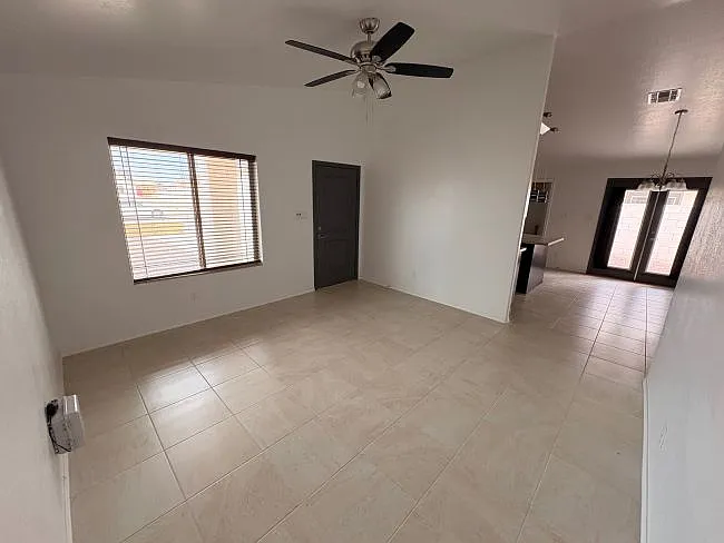 3 bed, $1,495 — Photo 4