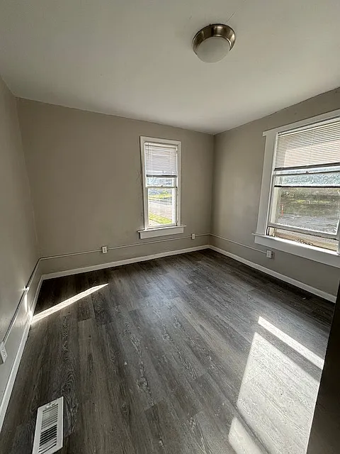3 bed, 934 sqft, $875 — Photo 4
