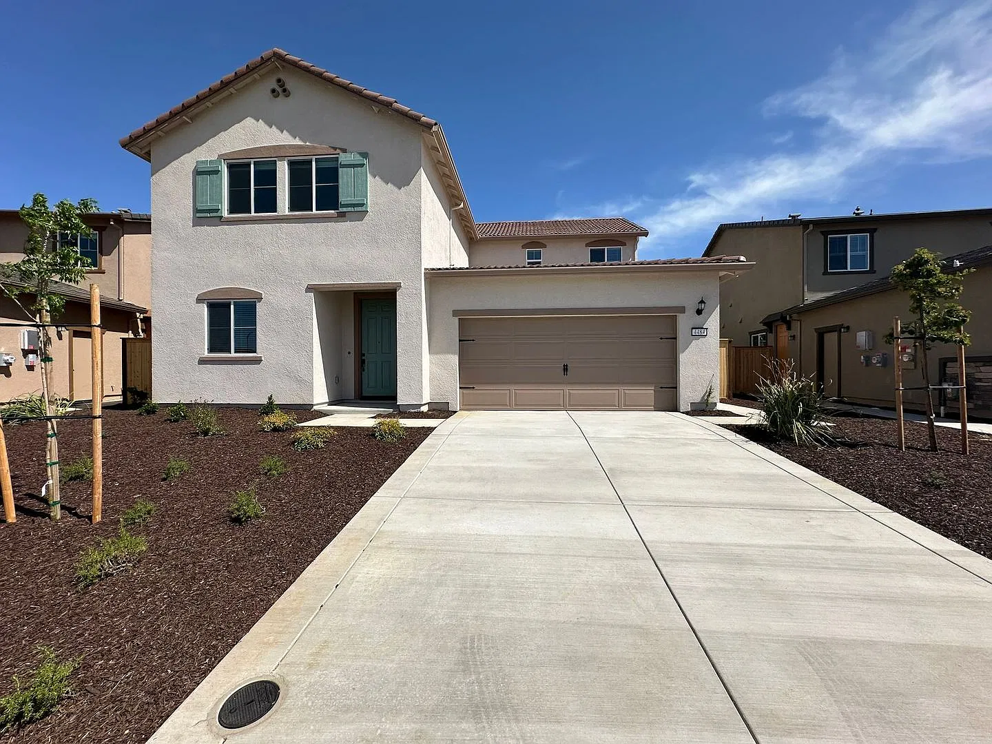 Beautifully maintained 4-bedroom, 3-bath, 2,403 sq ft in Rancho Cordova — Photo 1