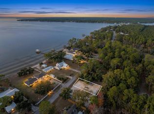 18 Bay Grove Rd, Freeport, FL 32439