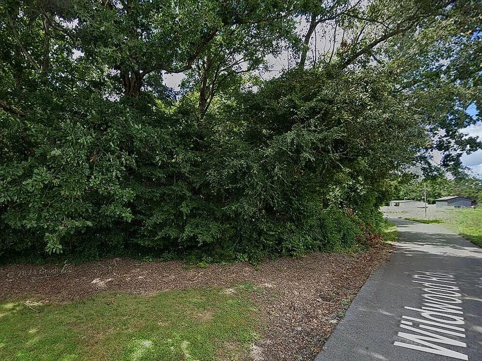 2nd image of Wildwood Rd