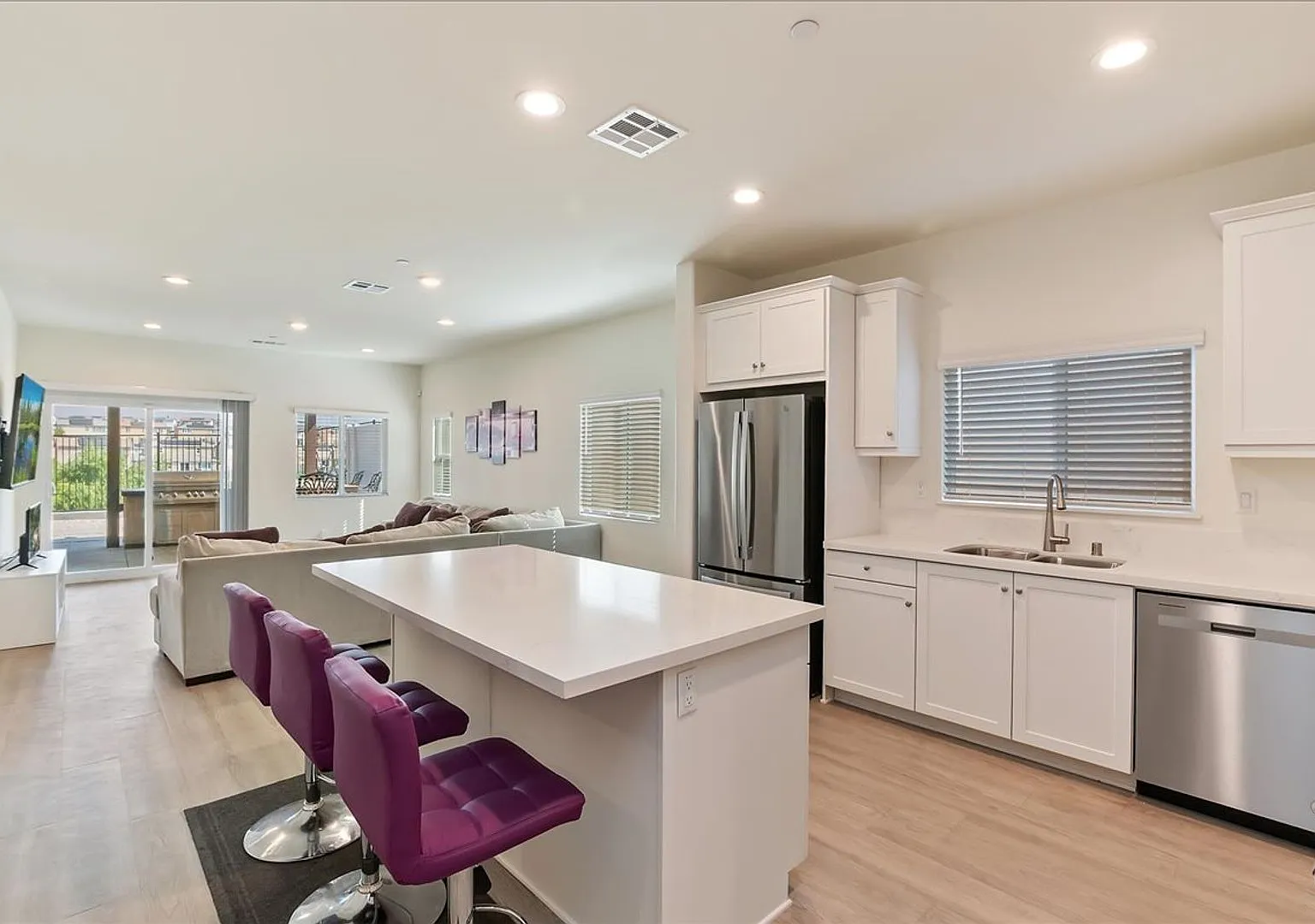 Charming 3-Bedroom Home on Golf Course in Beaumont Move-In Ready! — Photo 4