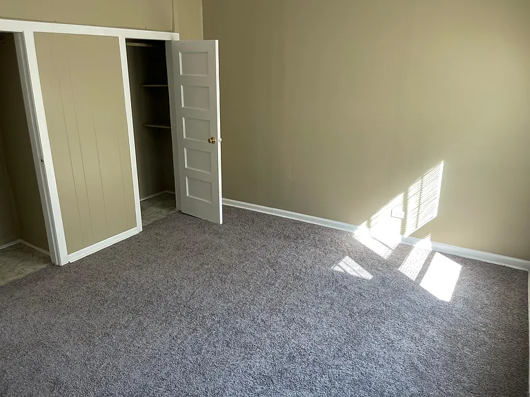 702 Sycamore St — Photo 9