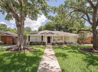 3754 Drummond St, Houston, TX 77025