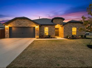 437 Falcon Way, Azle, TX 76020