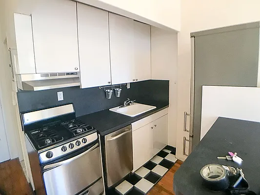 Rented by Francine Realty | media 14