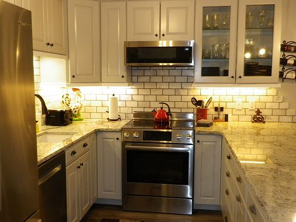2nd image of 465 Tamarack Dr #17