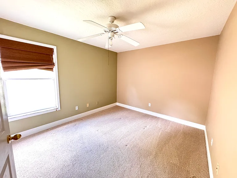 544 Pickfair Ter — Photo 21