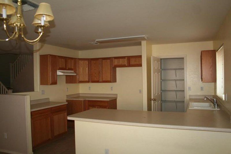 2nd image of 3220 W Wayland Dr