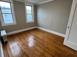 21-33 32nd St #2A, Astoria, NY 11105