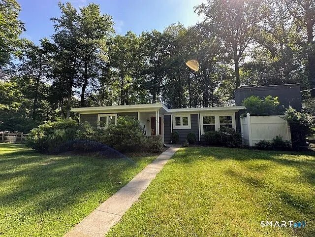 2 bed, 2.0 bath, 1298 sqft, $5,200 — Photo 1