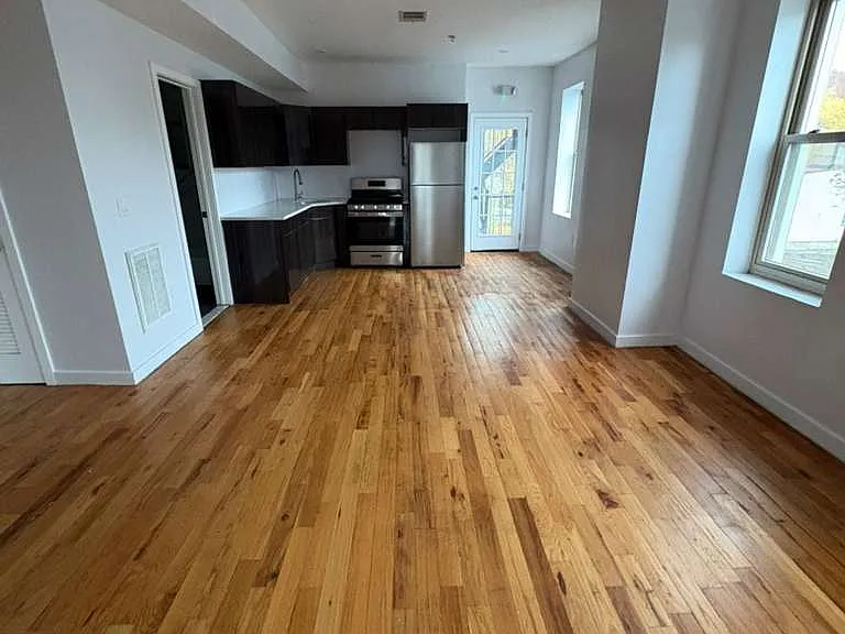 585 Central Ave #302 — Photo 2