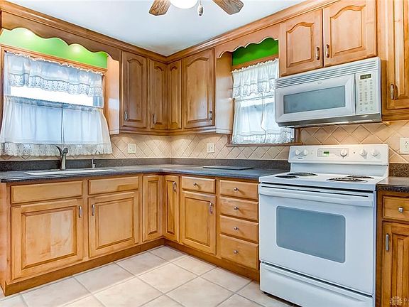3rd image of 1633 Windemere Dr