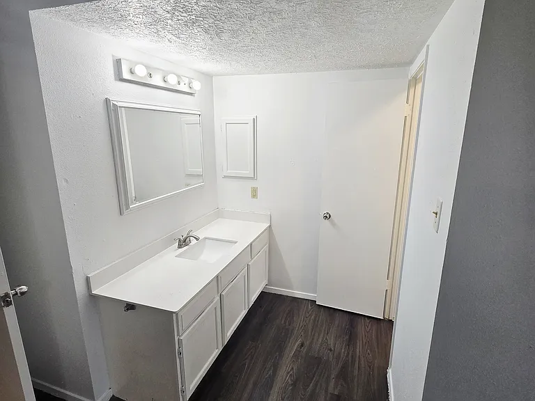 19515 Plantain Dr — Photo 6
