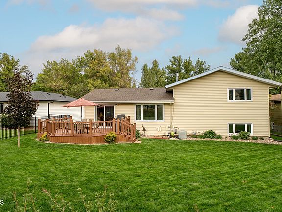 3rd image of 141 E Brandon Dr