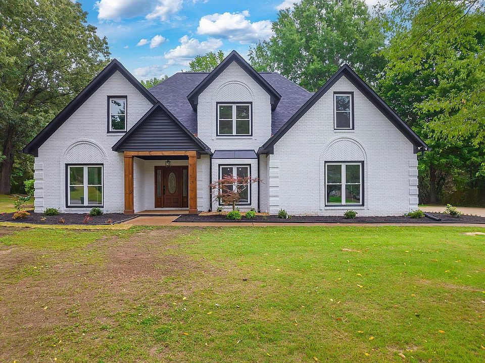 1st image of 23 Woodgrove Dr