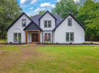 23 Woodgrove Dr, Jackson, TN 38305