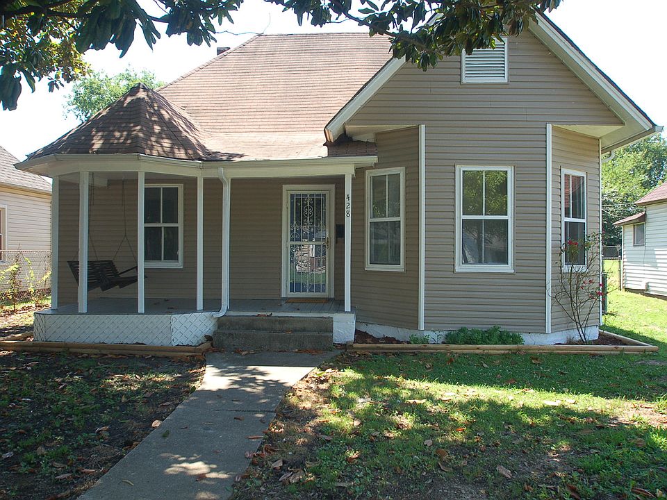 1st image of 428 E Springdale Ave