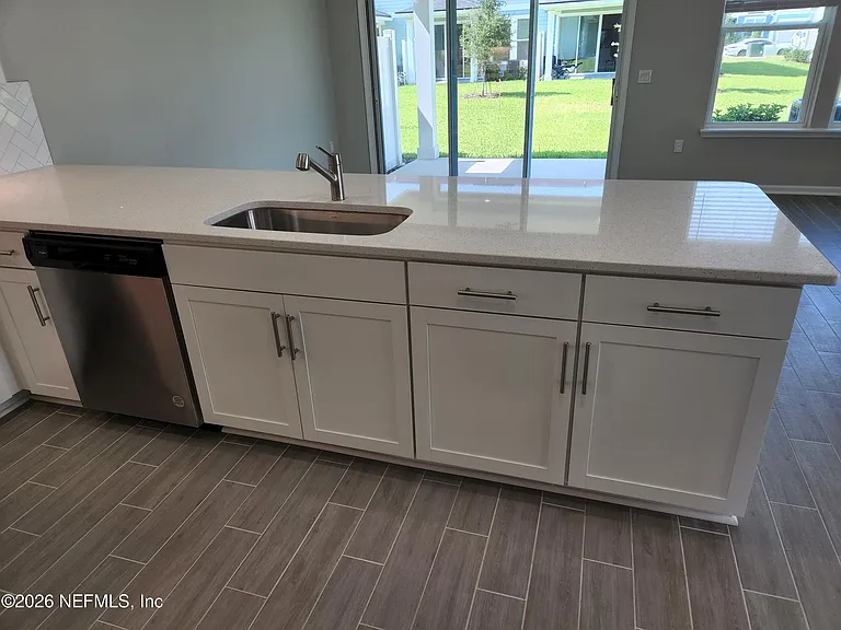 118 Pinebury Lane St — Photo 6