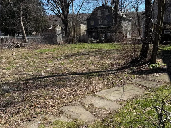62 Canaan St, Carbondale, PA 18407