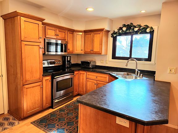 3rd image of 8173 S Forest Hills Cir