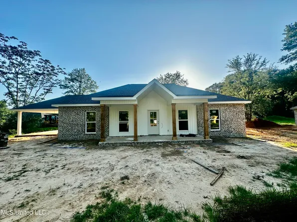 22031 Jones Ln, Moss Point, MS 39562