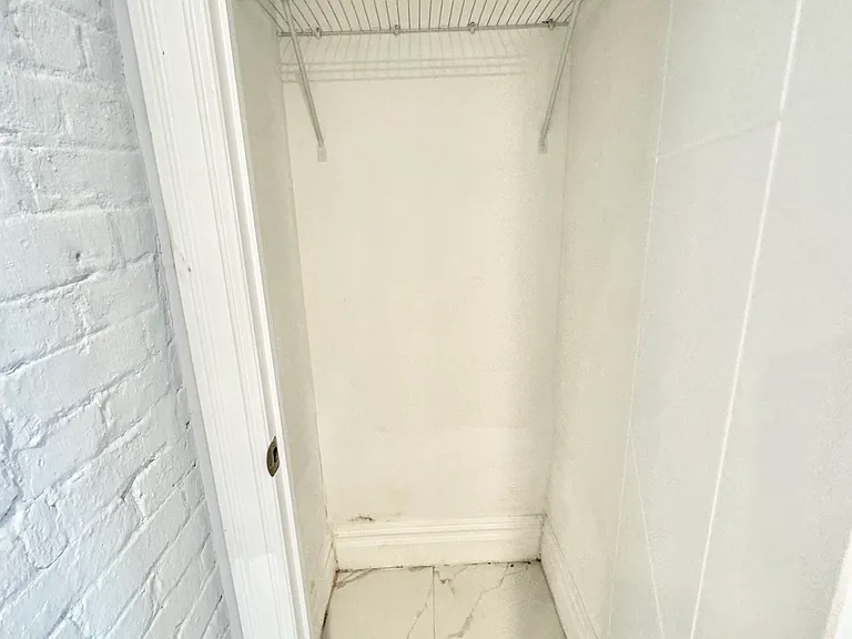 223 Washington Ave #1 — Photo 18