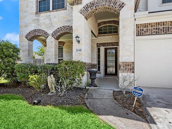 4th image of 21342 Sweet Auburn Ln