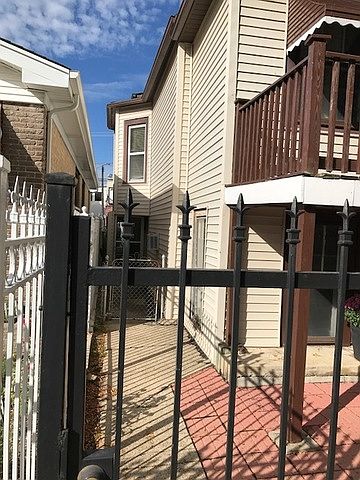 2nd image of 3528 W Medill Ave