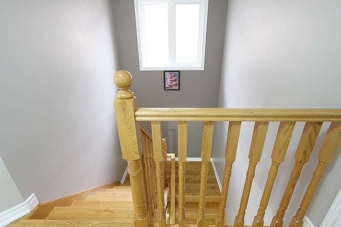 2nd image of 18 Footbridge Cres
