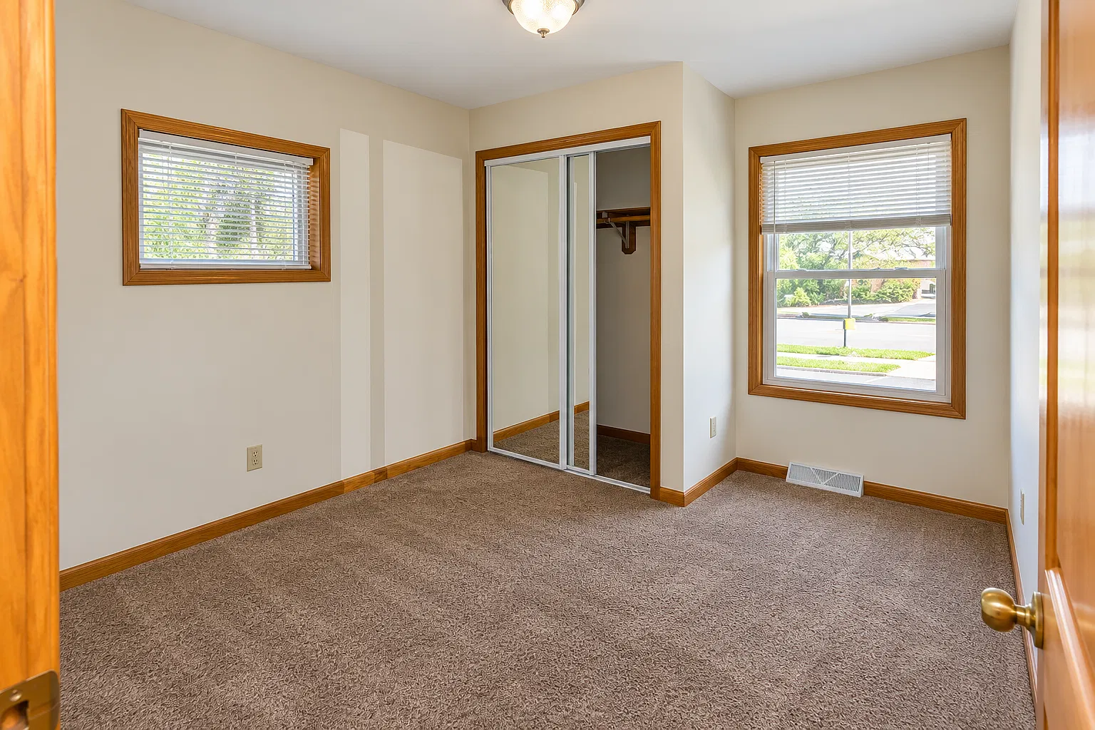 2 bed, $1,400 — Photo 3