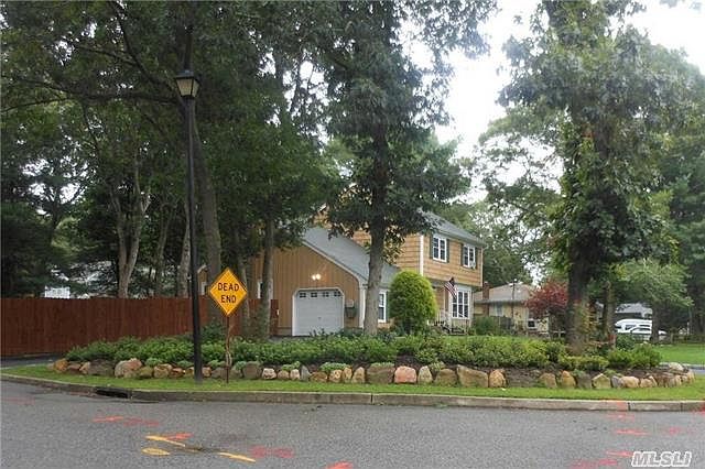 2nd image of 27 W Denis Ln