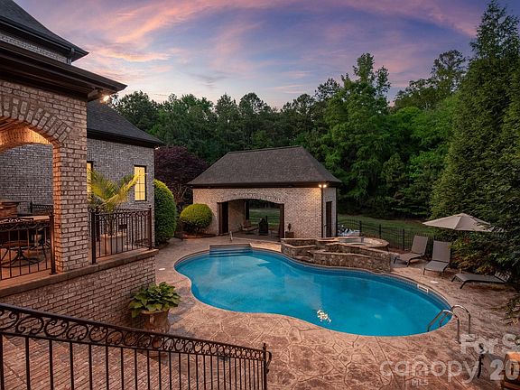 3rd image of 7828 Clovervale Dr