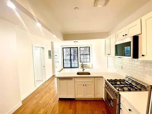 Rented by Oxford Property Group | media 5