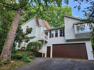 4138 Inola Trl NE, Roswell, GA