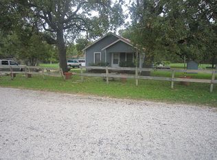 8950 Wolf Creek Rd, Brenham, TX 77833